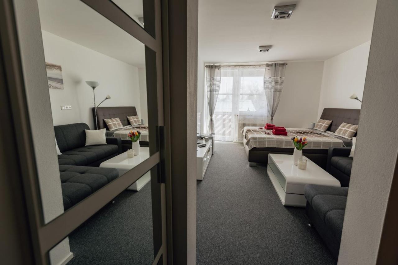 Apartman 15 Mymara Bešeňová エクステリア 写真